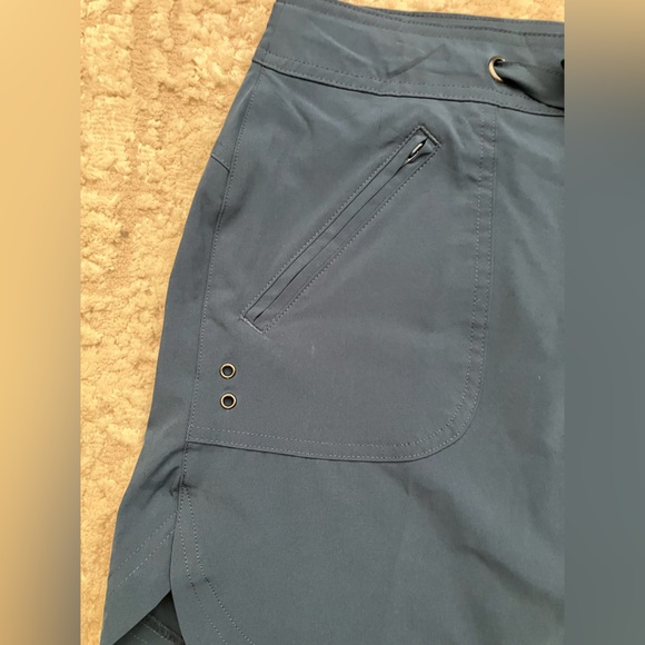 New, Free Country Women's Plus Bermuda Board Short Navy M - Picture 3 of 10